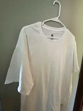 NWOT Hanes 100% Cotton crew Neck Tee XL
